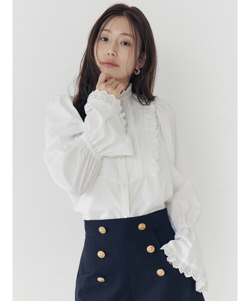 CALNAMUR（カルナムール）の「コットンフリルレースブラウス（シャツ/ブラウス・レディース・ホワイト/ブラック/ミックス・F）」の3枚目の写真