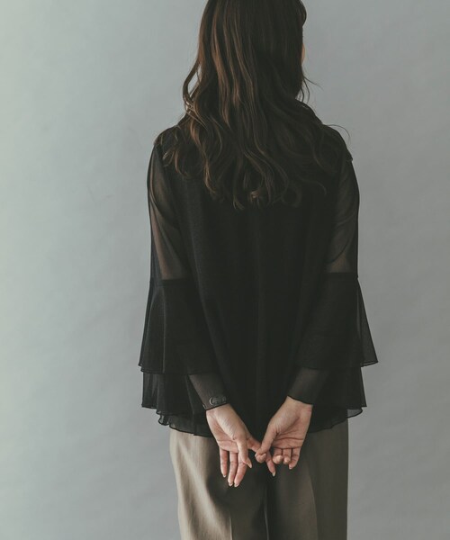 URBAN RESEARCH ROSSO（アーバンリサーチロッソ）の「シアーラメチュールフレアスリーブブラウス（シャツ/ブラウス・レディース・OFF WHITE/BLACK・Free）」の16枚目の写真