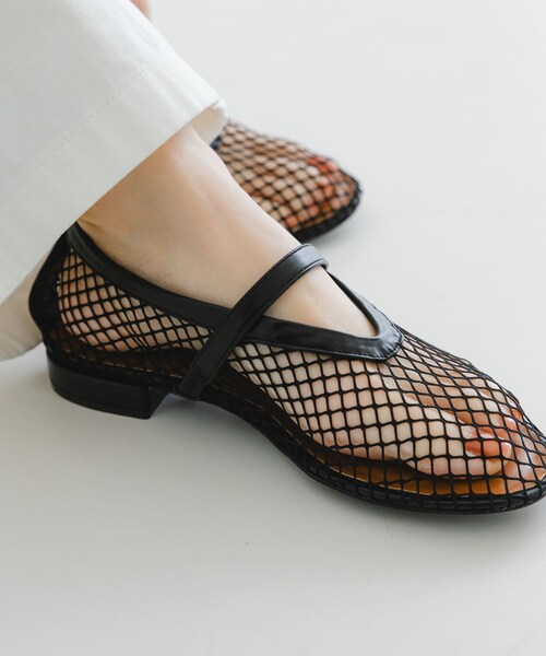 URBAN RESEARCH(アーバンリサーチ)の「メッシュフラットシューズ(パンプス・レディース・BLACK/WHITE・23.5/24/24.5/25)」の13枚目の写真