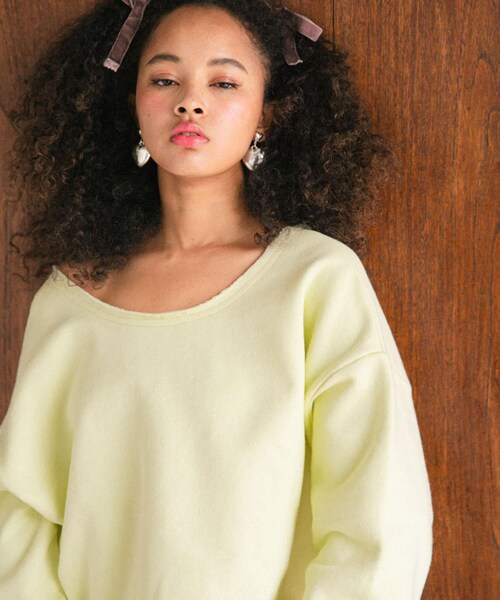URBAN RESEARCH Sonny Label(アーバンリサーチサニーレーベル)の「AyaKawasaki カットオフスウェット(スウェット・レディース・レモネード/ピーチ/グレープ・FREE)」の16枚目の写真
