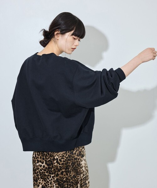 ADAM ET ROPE'（アダムエロペ）の「【Oblada(オブラダ)】別注 TIGER SWEAT（スウェット・レディース・ブラウン/ネイビー・F）」の11枚目の写真