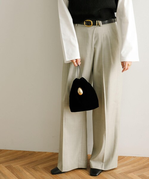 URBAN RESEARCH（アーバンリサーチ）の「『一部別注カラー』JAMIRAY　EGGVELVET D/S PUFFER BAG（ショルダーバッグ・レディース・BLUE/BLACK/別注RED・-）」の9枚目の写真