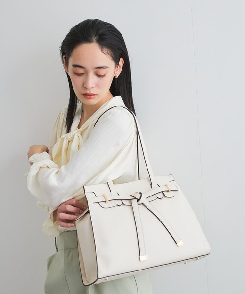 VIS（ビス）の「【A4収納】フラップタイトートバッグ（トート
