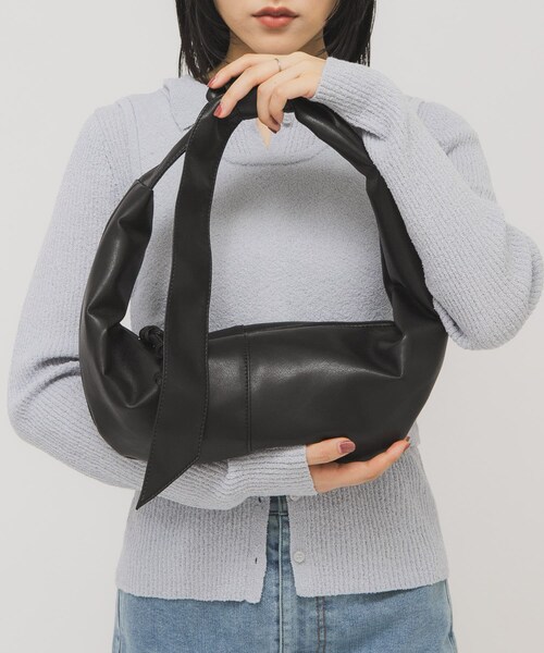 KBF（ケイビーエフ）の「ソフトイージーラウンドショルダーBAG（ショルダーバッグ・レディース・YELLOW/BLACK・One）」の5枚目の写真