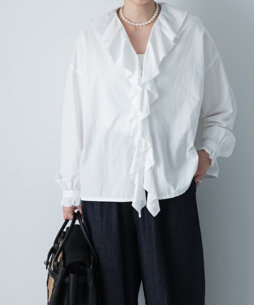 かぐれ（カグレ）の「コットンフリルカラーシャツ（シャツ/ブラウス・レディース・OFF/CHARCOAL・Free）」の4枚目の写真
