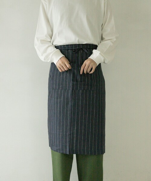 URBAN RESEARCH DOORS（アーバンリサーチドアーズ）の「DOORS LIVING PRODUCTS　ギャルソンエプロン（キッチンツール・メンズ・NVY×WHT/BEIGE/OFF×BLK・one）」の4枚目の写真