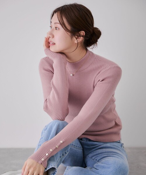 Jayro（ジャイロ）の「袖口ボタンタートルリブニットプルオーバー（ニット/セーター・レディース・ブラック/グレー/ライトグレー/ホワイト系/ブルー/ピンク/ワイン・M）」の15枚目の写真