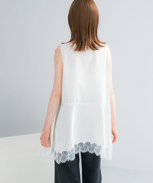 URBAN RESEARCH ROSSO（アーバンリサーチロッソ）の「CHIGNON　ヘムレースサテンタンクトップ（タンクトップ・レディース・OWHITE/BLACK・Free）」の5枚目の写真