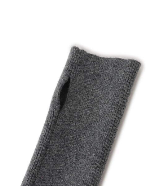 ADAM ET ROPE'（アダムエロペ）の「【J'aDoRe・店舗限定】【extreme cashmere（エクストリーム・カシミア）】ballet（手袋・レディース・グレー/カーキ系・F）」の18枚目の写真
