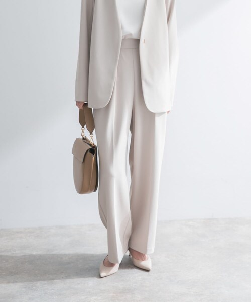 URBAN RESEARCH ROSSO（アーバンリサーチロッソ）の「ストレッチツイルタックストレートパンツ（その他パンツ・レディース・L.BEIGE/BLACK・36/38）」の22枚目の写真