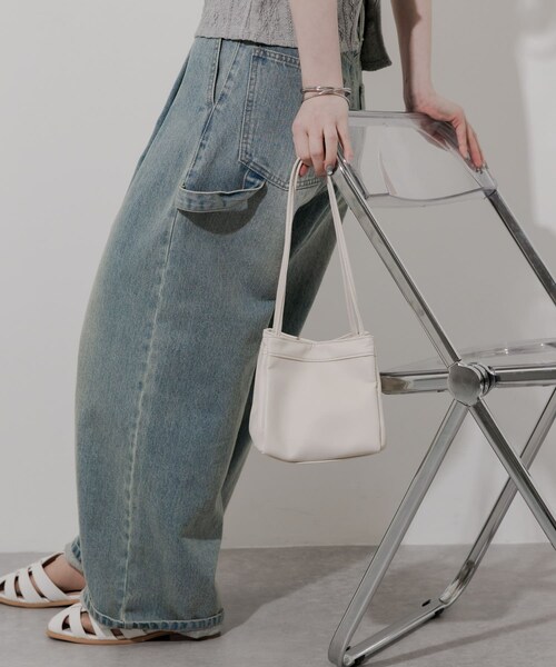 SMELLY（スメリー）の「スクエアミニバッグ（ハンドバッグ・レディース・BLK/IVO・-）」の5枚目の写真