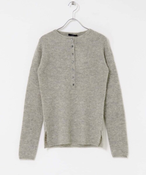 かぐれ(カグレ)の「YLEVE ALPACA KNIT HENLY NECK(ニット/セーター・レディース・FOG/OFF WHITE・1)」の14枚目の写真