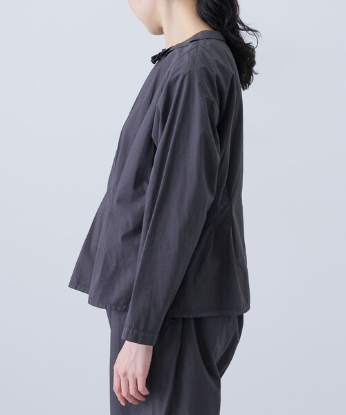 かぐれ（カグレ）の「COSMIC WONDER　シルクコットンブロードクラシックフリルシャツ（シャツ/ブラウス・レディース・Charcoal/Violet ash・1）」の12枚目の写真
