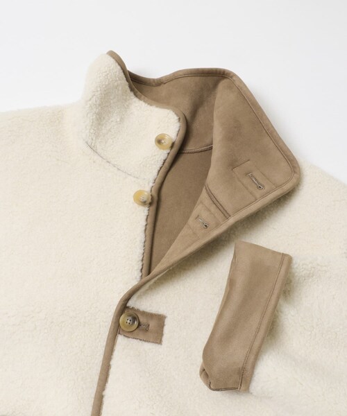 URBAN RESEARCH（アーバンリサーチ）の「ECOPELフェイクムートンリバーシブルコート（ムートンコート・レディース・IVO×CML/BRN×BRN/OFF×GREGE・Free）」の21枚目の写真
