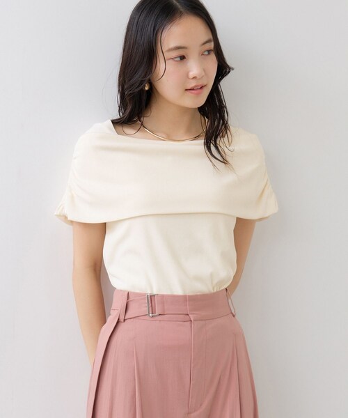 VIS(ビス)の「サイドギャザーオフショルダーカットソー/接触冷感(Tシャツ/カットソー・レディース・キナリ/ダークブラウン/ライトグリーン/レッド・F)」の8枚目の写真