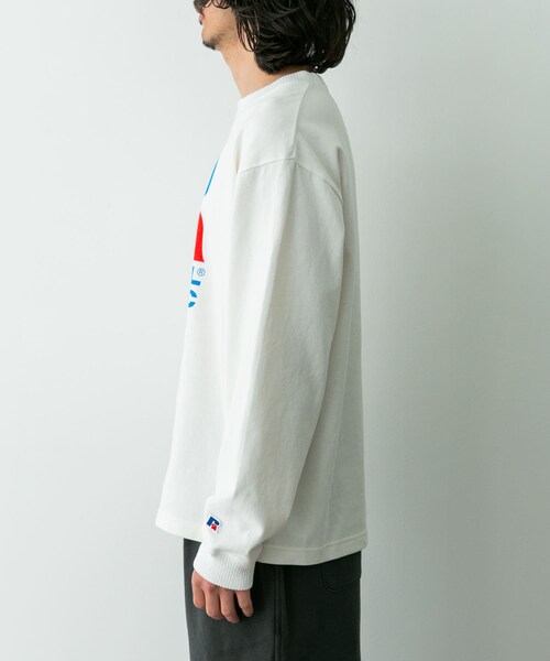 URBAN RESEARCH Sonny Label（アーバンリサーチサニーレーベル）の「『別注』RUSSELL ATHLETIC×SonnyLabel　プリントヘビージャージーロングTシャツ（Tシャツ/カットソー・メンズ・ホワイト/アッシュグレー/チャコール・M/L）」の5枚目の写真