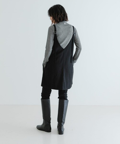 URBAN RESEARCH(アーバンリサーチ)の「スクエアネックミニジャンパーワンピース(ワンピース・レディース・BLACK/CHARCOAL・FREE)」の8枚目の写真