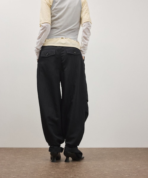 ADAM ET ROPE'（アダムエロペ）の「2WAYヘムパラシュートパンツ（その他パンツ・レディース・ブラック/オフホワイト/レッド系・36/38）」の19枚目の写真