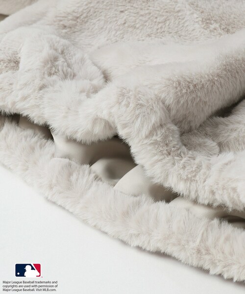 ROPE'(ロペ)の「【MLB COLLECTION BY JUN】フェイクファーブルゾン(その他アウター・レディース・ホワイト/ダークブラウン/ネイビー/グレー・F)」の19枚目の写真