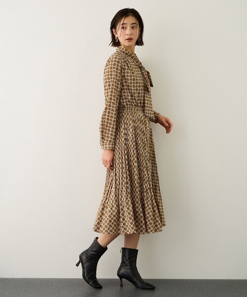 ROPE'（ロペ）の「ship's rope' オリジナルプリントプリーツタイワンピース（シャツワンピース・レディース・キャメル/ネイビー・36/38）」の19枚目の写真