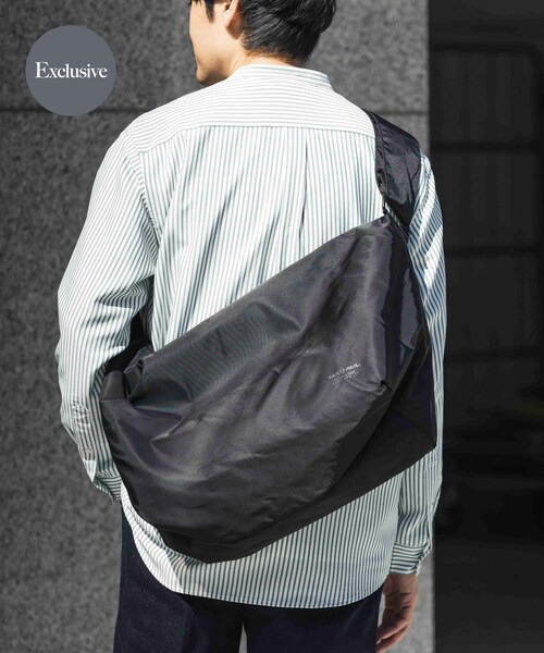 URBAN RESEARCH DOORS(アーバンリサーチドアーズ)の「『撥水』『別注』YAKPAK×DOORS SHOULDER BAG(ショルダーバッグ・メンズ・CHARCOAL 2/BLACK/GREIGE/CHARCOAL/GREIGE 2・-)」の1枚目の写真