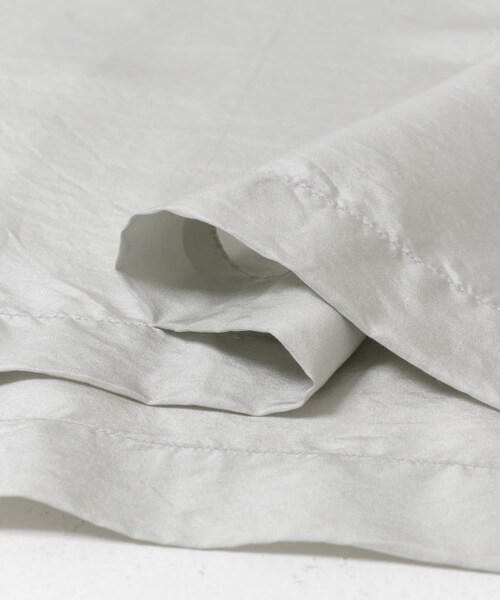 URBAN RESEARCH(アーバンリサーチ)の「YLEVE SILK HABUTAE PAJAMA SHIRTS(シャツ/ブラウス・メンズ・010 SUMI/110 ICE BL・3/4)」の13枚目の写真