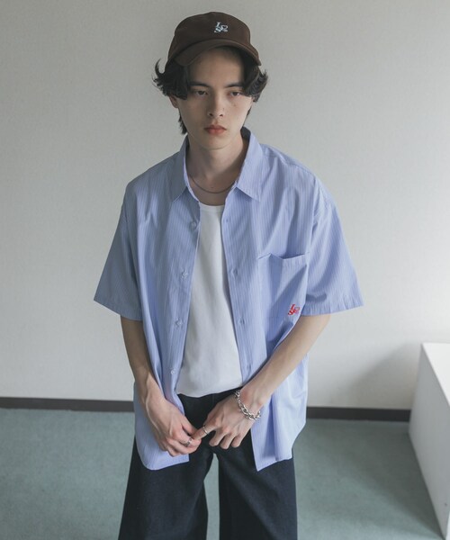 SENSE OF PLACE by URBAN RESEARCH（センスオブプレイスバイアーバンリサーチ）の「『別注』LOVE POP STUDIO×SENSE OF PLACE　シャツ（シャツ/ブラウス・メンズ・WHITE/BLUE・M/L）」の17枚目の写真