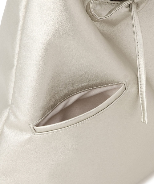 ROPE' PICNIC(ロペピクニック)の「洗えるバッグ シーンレスワンハンドルトートバッグ/A4対応・イージーケア(トートバッグ・レディース・ブラック/キナリ/シルバー系・F)」の11枚目の写真