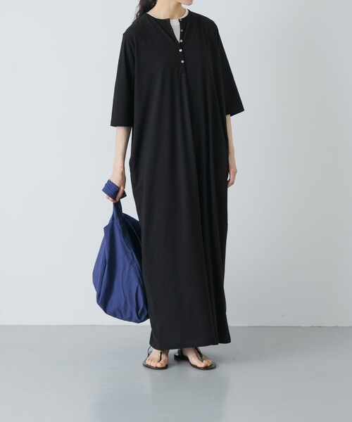 かぐれ（カグレ）の「『2サイズ展開』ヘンリーカットワンピース（ワンピース・レディース・BLACK/CHARCOAL・1/0）」の16枚目の写真