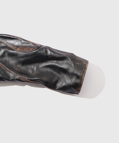 ADAM ET ROPE'（アダムエロペ）の「【NVRFRGT/ネヴァーフォーゲット】DISTRESSED LEATHER MOTORCYCLE JACKET（ライダースジャケット・メンズ・ダークブラウン・2）」の7枚目の写真