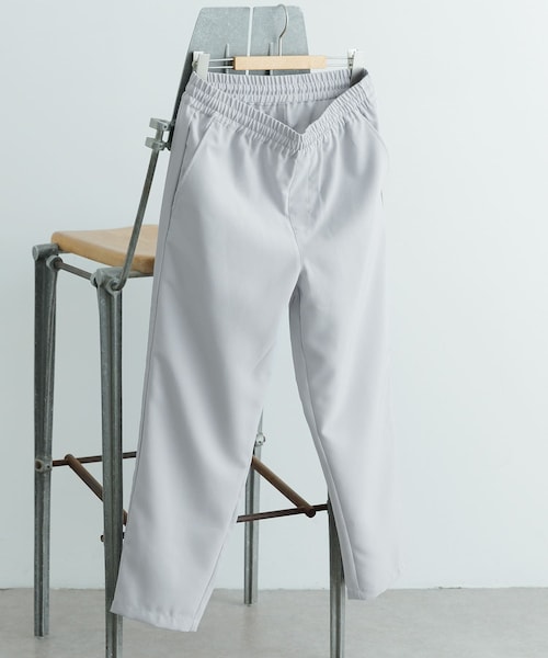 ITEMS URBANRESEARCH（アイテムズ アーバンリサーチ）の「『セットアップ対応』吸水速乾ストレッチトロ イージーパンツ（その他パンツ・メンズ・BLK/L.BEG/L.GRY/BLU・M/L）」の2枚目の写真