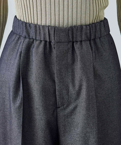 ROPE'（ロペ）の「トリアセツイル ワンタックイージーワイドパンツ(デニムライク)/イージーケア・セットアップ対応（スラックス・レディース・ブラック/ネイビー系・36/38/40）」の21枚目の写真