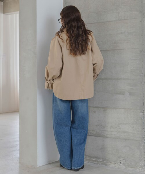 URBAN RESEARCH Sonny Label（アーバンリサーチサニーレーベル）の「撥水ショートトレンチコート（ステンカラーコート・レディース・ベージュ/ネイビー・36/38）」の10枚目の写真