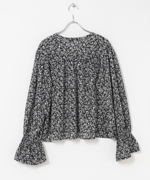 URBAN RESEARCH ROSSO（アーバンリサーチロッソ）の「スモールフラワープリントブラウス（シャツ/ブラウス・レディース・YELLOW/BLUE GRAY・Free）」の6枚目の写真