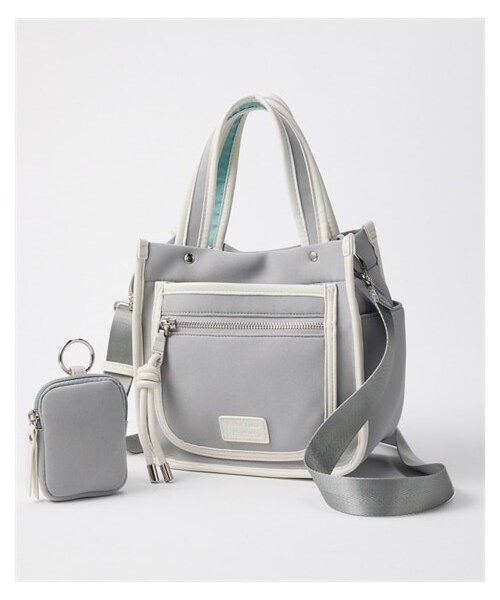 nissen（ニッセン）の「１０ポケットダイバー風素材軽量２WAYトートバッグ（ミニポーチチャーム付）　Poche Lab（ポッシェ ラボ）（トートバッグ・メンズ・ライトグレー×ホワイト/ベージュ×黒/黒×黒・Y）」の8枚目の写真