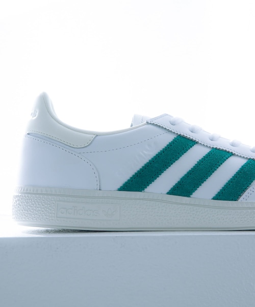 URBAN RESEARCH DOORS(アーバンリサーチドアーズ)の「『別注』adidas×DOORS HANDBALL SPEZIAL(スニーカー・レディース・WHT/GRN・22.5/23/23.5/24/24.5/25)」の22枚目の写真