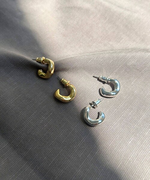 URBAN RESEARCH DOORS（アーバンリサーチドアーズ）の「プランプメタルピアス（ピアス（両耳用）・レディース・GOLD/SILVER・one）」の12枚目の写真