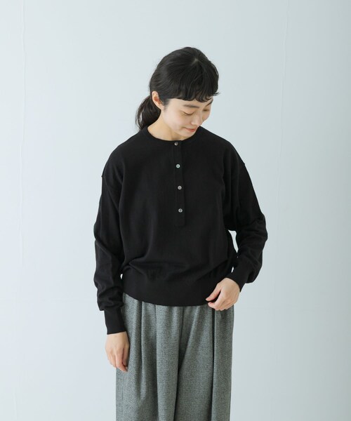 かぐれ（カグレ）の「コットンカシミヤヘンリーネックニット（ニット/セーター・レディース・YELLOW/GREEN/BLACK・Free）」の8枚目の写真