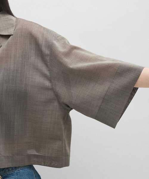 ADAM ET ROPE'(アダムエロペ)の「【接触冷感】ショートシャツジャケット(シャツ/ブラウス・レディース・ブラック/ベージュ・F)」の19枚目の写真