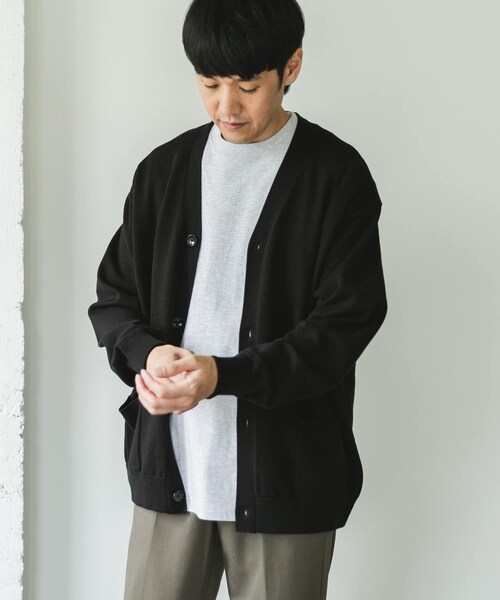 URBAN RESEARCH DOORS（アーバンリサーチドアーズ）の「『XLサイズ/WEB限定/仁村紗和さん着用』『UR TECH 200日ニット』Vネックカーディガン（カーディガン/ボレロ・メンズ・MOCHA/BLACK・M/L/XL）」の8枚目の写真