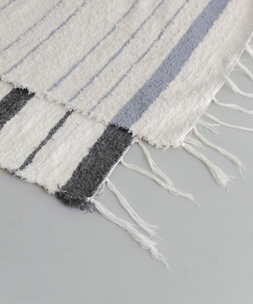 URBAN RESEARCH DOORS（アーバンリサーチドアーズ）の「『別注』JARAPA×DOORS LIVING PRODUCTS　ボーダーラグ 170×240（インテリア雑貨・メンズ・CHARCOAL/LIGHT BLUE・L）」の15枚目の写真