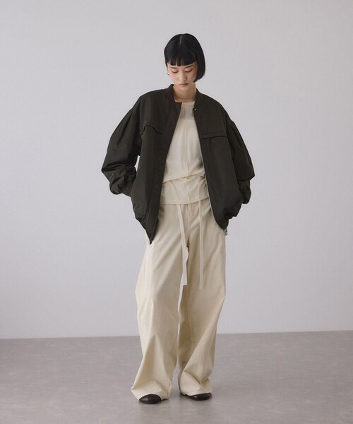ADAM ET ROPE'(アダムエロペ)の「【WEB限定】・【定番】パフスリーブMA1(MA-1・レディース・ブラック/ダークブラウン/ブラウン・F)」の9枚目の写真