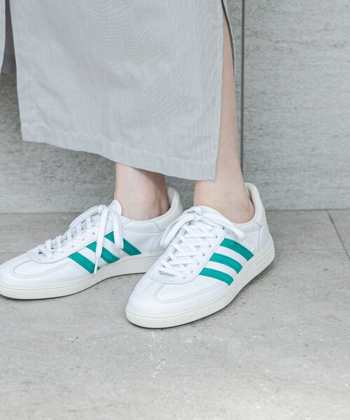URBAN RESEARCH DOORS(アーバンリサーチドアーズ)の「『別注』adidas×DOORS HANDBALL SPEZIAL(スニーカー・レディース・WHT/GRN・22.5/23/23.5/24/24.5/25)」の7枚目の写真