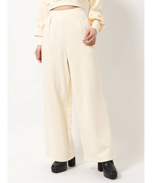 EATME（イートミー）の「タックフレアパンツ（セットアップ可能）（スウェットパンツ・レディース・アイボリー/ブラック/グリーン・F）」の2枚目の写真