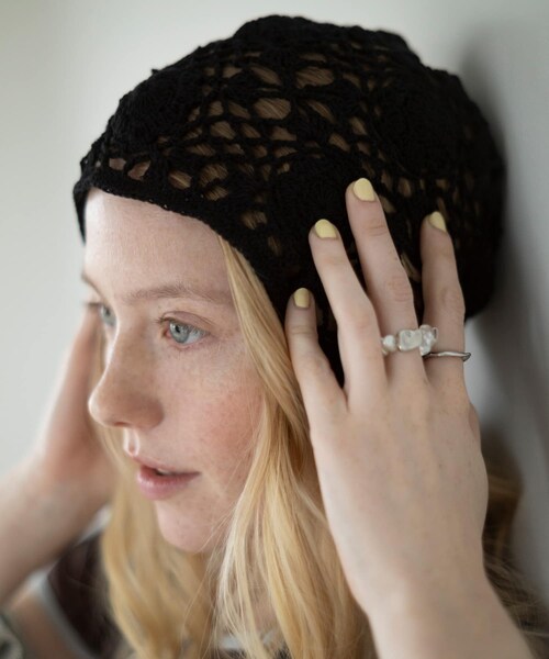 SMELLY（スメリー）の「フラワーデザインボンネット（ニットキャップ/ビーニー・レディース・IVO/BLK・-）」の15枚目の写真