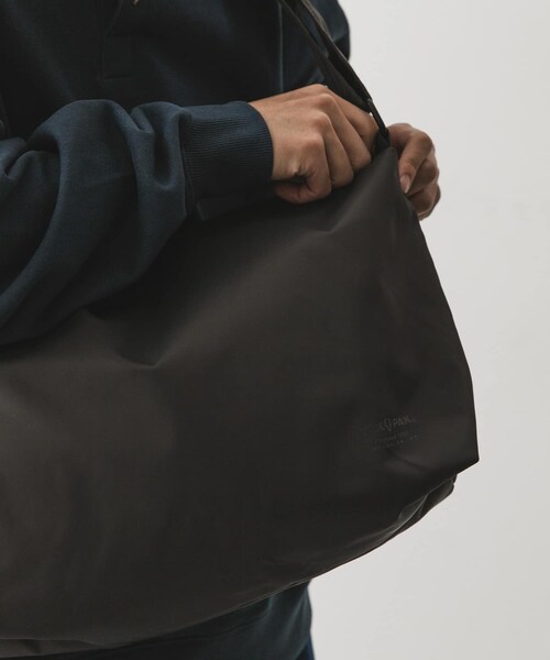 URBAN RESEARCH DOORS（アーバンリサーチドアーズ）の「『撥水』『別注』YAKPAK×DOORS　SHOULDER BAG M（ショルダーバッグ・メンズ・OLIVE/BLACK/CHARCOAL/NAVY・-）」の17枚目の写真