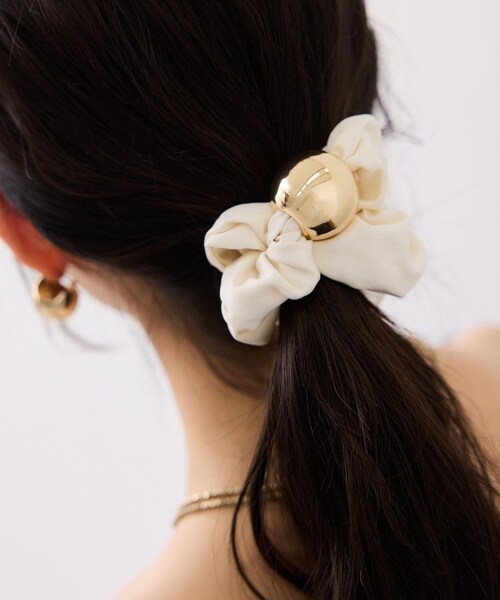 VIS（ビス）の「サテンボールシュシュ（シュシュ・レディース・ブラック/オフホワイト・F）」の5枚目の写真