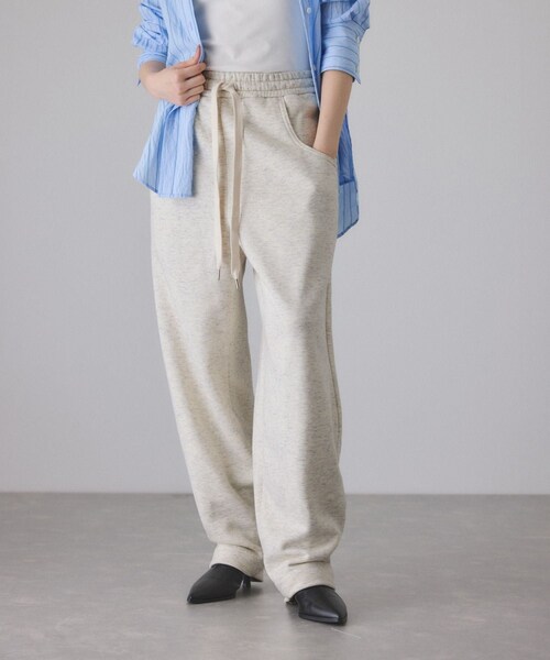 ADAM ET ROPE'(アダムエロペ)の「ウールミックスコクーンイージーパンツ(その他パンツ・レディース・グレー/キナリ系/サックス・36/38)」の22枚目の写真