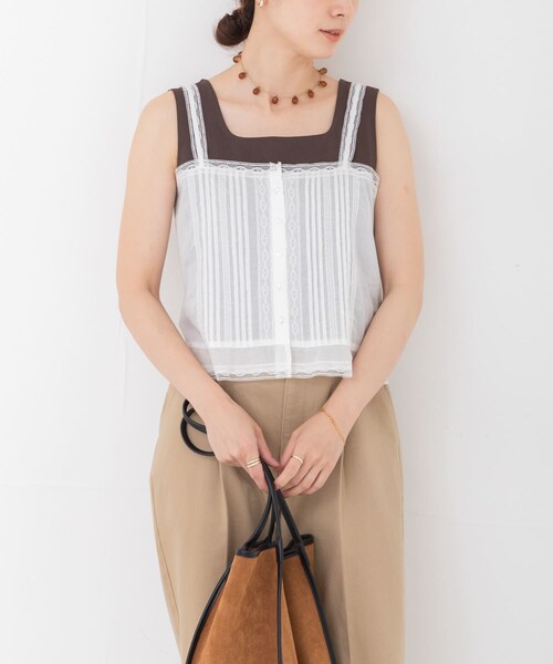 URBAN RESEARCH(アーバンリサーチ)の「スクエアネックタンクトップ(タンクトップ・レディース・WHITE/BLACK/BROWN・Free)」の20枚目の写真