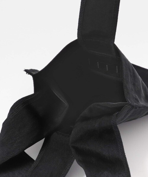 URBAN RESEARCH（アーバンリサーチ）の「『一部別注カラー』ITTI　MARY INSIDE OUT TOTE- S（トートバッグ・レディース・BLACK/RED/別注CURRY・-）」の14枚目の写真